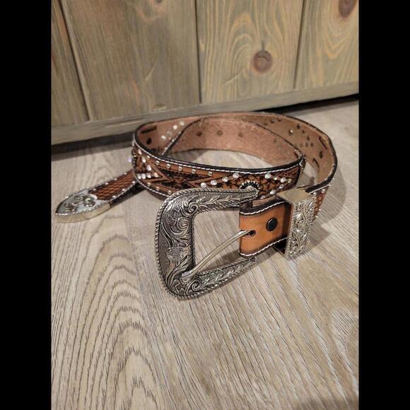 Accessories - Studded western belt